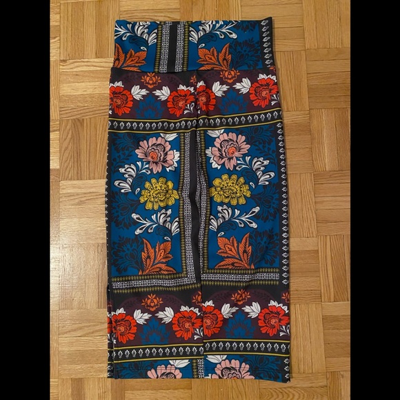 Form fit knee length high rise skirt - BEBE - Picture 1 of 5